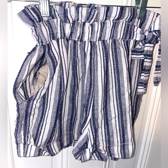 High Rise Ruffled Linen Striped Shorts - Picture 3 of 4